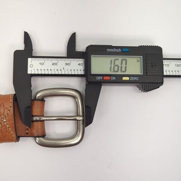 Dockers Embossed‎ Tooled Belt Stitched And Studded Belt #2228 Size Large - Picture 3 of 8